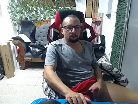 Snapshot of alexam_gal@xh chatting on 01.03.25 alexam galxh online show from 01.03.25