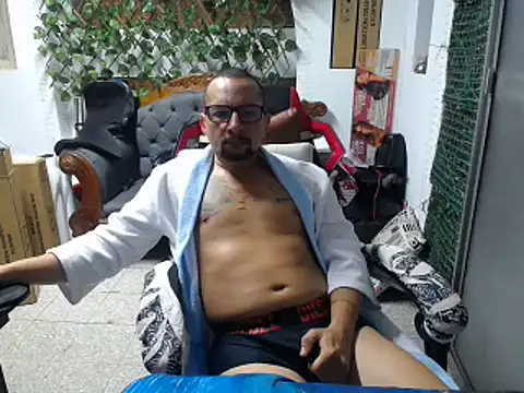 Snapshot of alexam_gal@xh chatting on 01.06.25 alexam galxh online show from 01.06.25