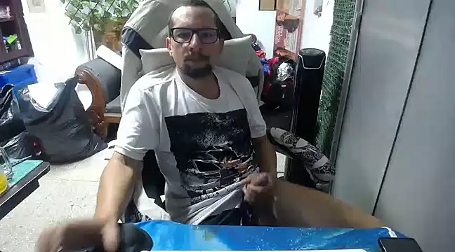 Snapshot of alexam_gal@xh chatting on 02.24.25 alexam galxh online show from 02.24.25