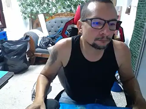 Snapshot of alexam_gal@xh chatting on 03.10.25 alexam galxh online show from 03.10.25