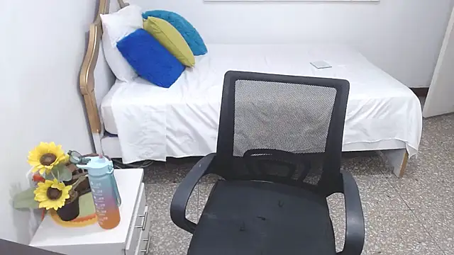 emiliaa hot online show from 02.08.25