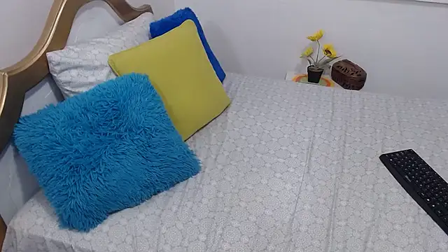 emiliaa hot online show from 03.05.25