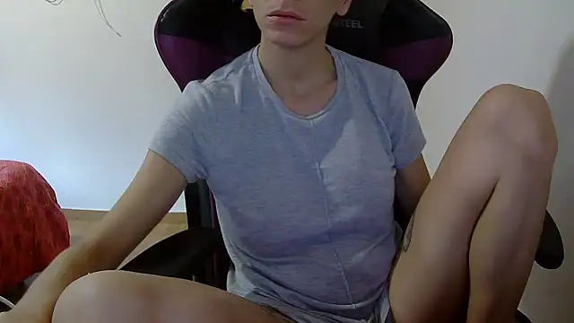 Snapshot of Vampirosa chatting on 10.19.25 Vampirosa online show from 10.19.25