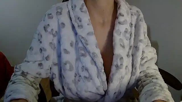 Snapshot of Vampirosa chatting on 12.21.25 Vampirosa online show from 12.21.25