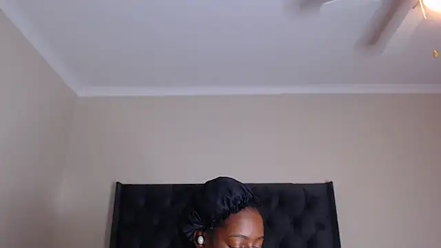 Sexynaughty Gal online show from 11.12.25