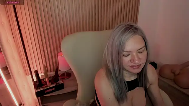 MarianL0ve online show from 02.28.25