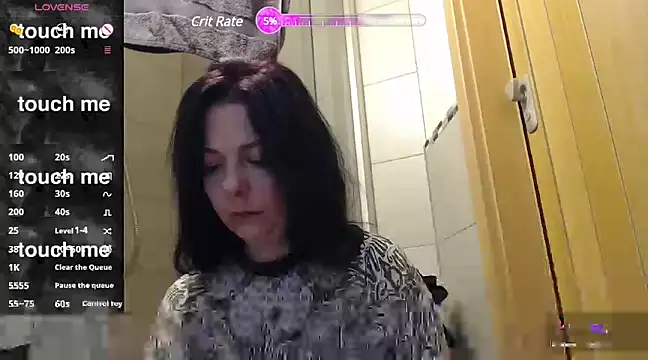 Snapshot of LaraLoviaAndFriends chatting on 01.04.25 LaraLoviaAndFriends online show from 01.04.25