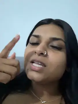 layla amin online show from 11.02.25