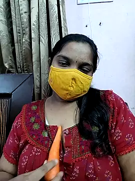 Snapshot of lovely-latha chatting on 02.05.25 lovely-latha online show from 02.05.25