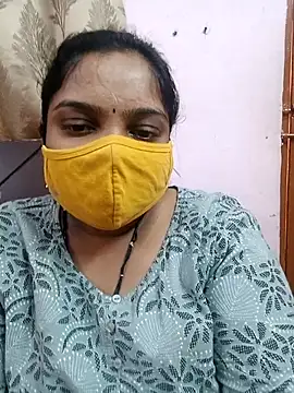 Snapshot of lovely-latha chatting on 02.14.25 lovely-latha online show from 02.14.25