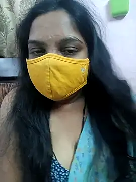 Snapshot of lovely-latha chatting on 03.18.25 lovely-latha online show from 03.18.25