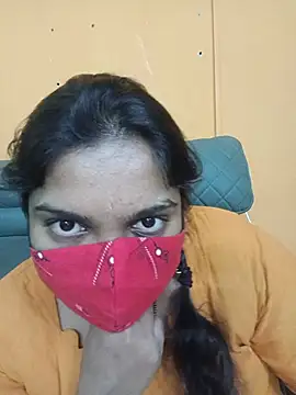 Snapshot of lovely-latha chatting on 05.15.26 lovely-latha online show from 05.15.26