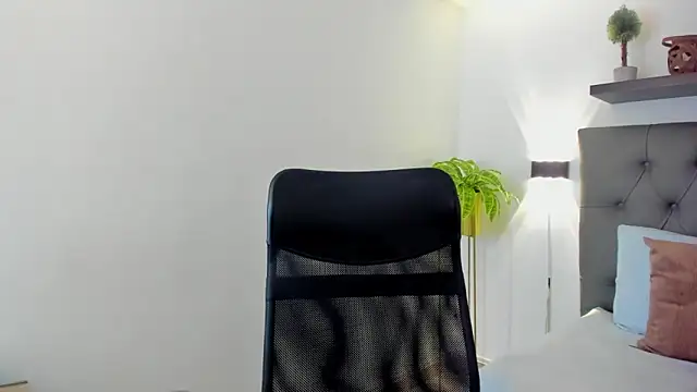 Snapshot of bella_99_ chatting on 04.09.26 bella 99 online show from 04.09.26