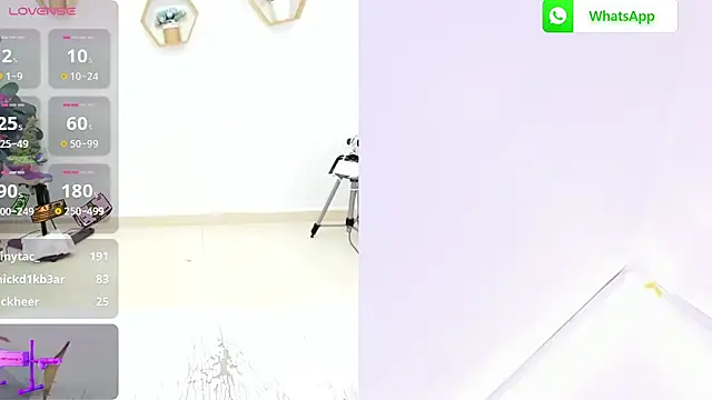 Snapshot of naty_girl_ chatting on 01.14.25 naty girl online show from 01.14.25