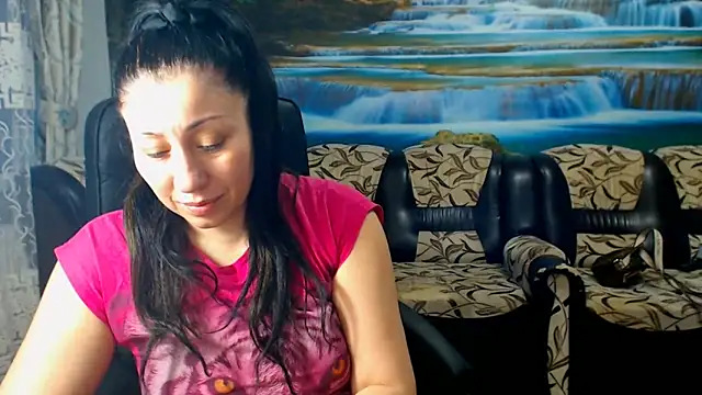Snapshot of MoistMady chatting on 03.01.25 MoistMady online show from 03.01.25