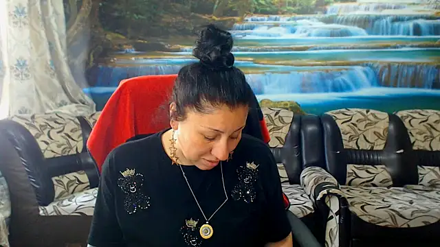 Snapshot of MoistMady chatting on 05.20.26 MoistMady online show from 05.20.26