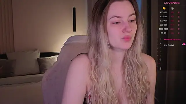 elinanortas online show from 12.15.25