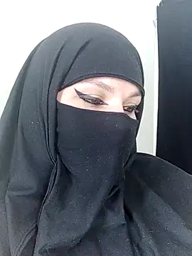 Snapshot of evelyn__salah chatting on 10.21.25 evelyn salah online show from 10.21.25