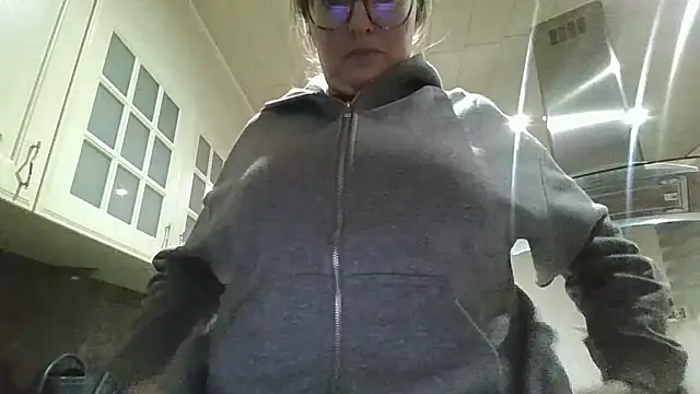 LiquidLeonie online show from 03.18.26