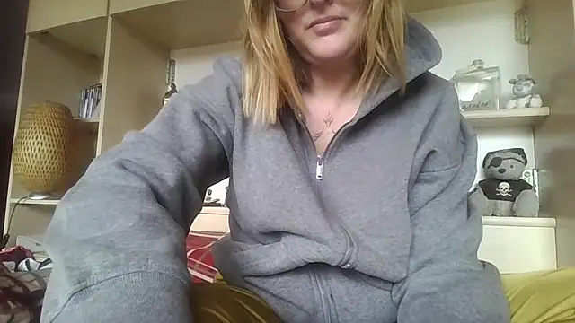 LiquidLeonie online show from 03.24.26