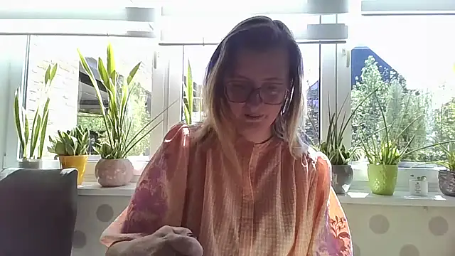 LiquidLeonie online show from 04.22.26