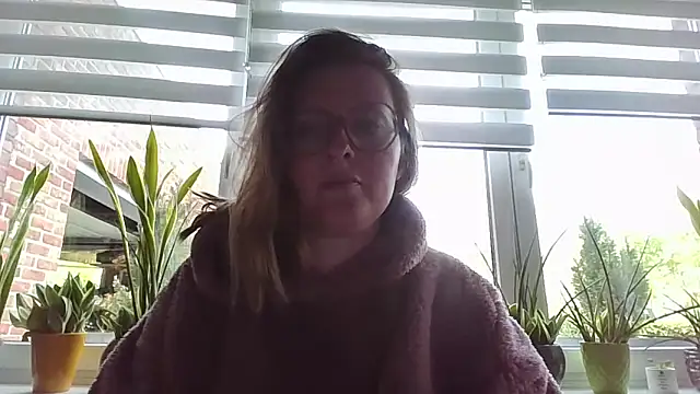 LiquidLeonie online show from 04.27.26