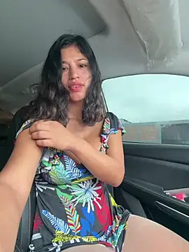 Snapshot of sexi_noemi chatting on 06.17.26 sexi noemi online show from 06.17.26