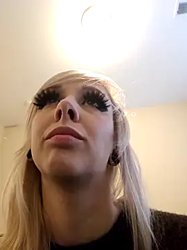 AmethystFoxx online show from 12.13.25