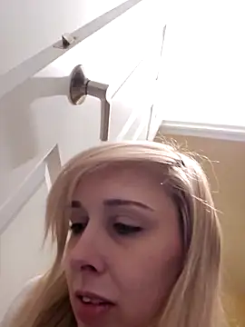 AmethystFoxx online show from 12.21.25