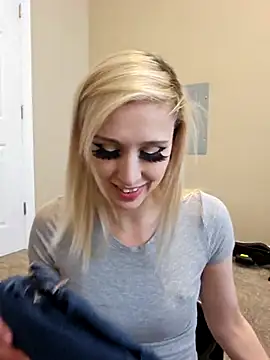 AmethystFoxx online show from 02.02.26