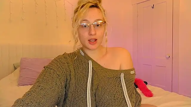 Snapshot of ashleyblaydex chatting on 03.02.26 ashleyblaydex online show from 03.02.26