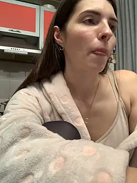 Snapshot of SeducingYoghourt chatting on 01.18.25 SeducingYoghourt online show from 01.18.25