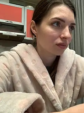 Snapshot of SeducingYoghourt chatting on 01.24.25 SeducingYoghourt online show from 01.24.25