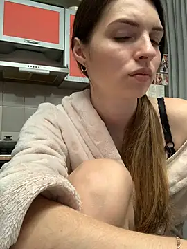 Snapshot of SeducingYoghourt chatting on 01.28.25 SeducingYoghourt online show from 01.28.25