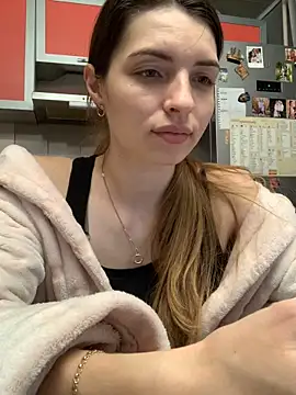 Snapshot of SeducingYoghourt chatting on 02.15.25 SeducingYoghourt online show from 02.15.25