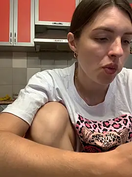 Snapshot of SeducingYoghourt chatting on 09.26.25 SeducingYoghourt online show from 09.26.25