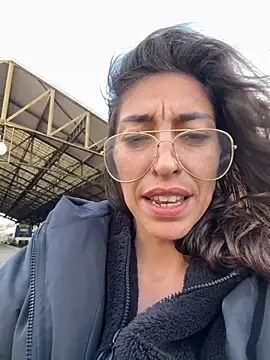 amanilouve online show from 11.12.25