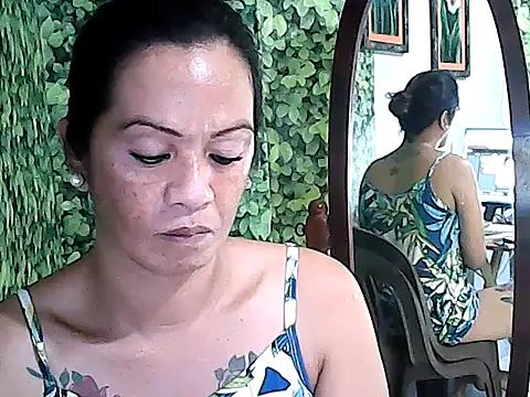 Snapshot of yummy_21xxx chatting on 09.28.25 yummy 21xxx online show from 09.28.25