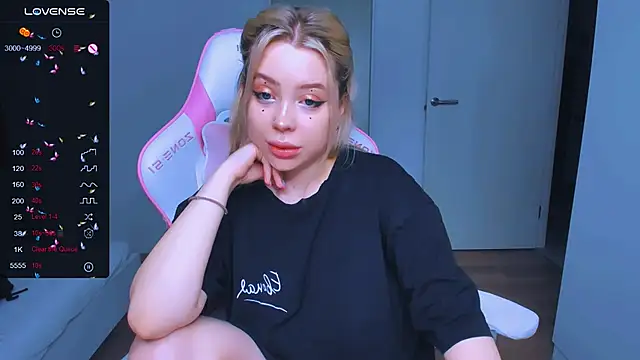 MonaLauu online show from 02.13.25