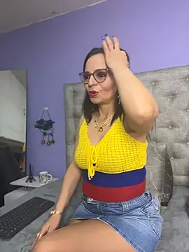Snapshot of Miss_ellien chatting on 06.25.26 Miss ellien online show from 06.25.26