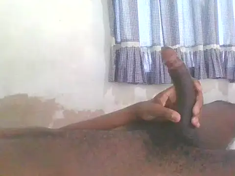 Snapshot of McGyverBBC chatting on 10.08.25 McGyverBBC online show from 10.08.25