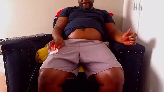 Snapshot of zuluboyxx chatting on 04.08.26 zuluboyxx online show from 04.08.26