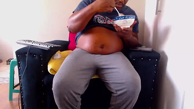 Snapshot of zuluboyxx chatting on 04.21.26 zuluboyxx online show from 04.21.26