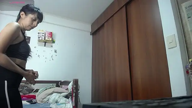 Snapshot of Moon_lunita chatting on 11.11.25 Moon lunita online show from 11.11.25