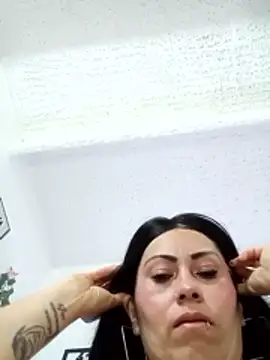 Snapshot of Tania_mature chatting on 05.12.26 Tania mature online show from 05.12.26