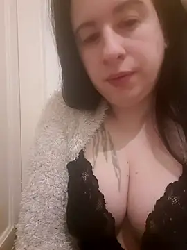 Snapshot of Tinka-Bella-Privat chatting on 04.28.26 Tinka-Bella-Privat online show from 04.28.26