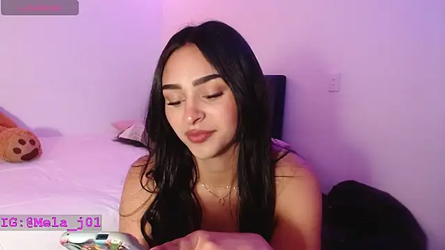 Melaniie01 online show from 12.12.24