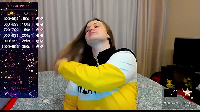 Snapshot of AlanaBrox chatting on 12.20.24 AlanaBrox online show from 12.20.24