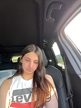 DoriDeluxe66 online show from 03.09.25