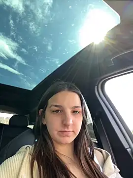 DoriDeluxe66 online show from 03.10.25